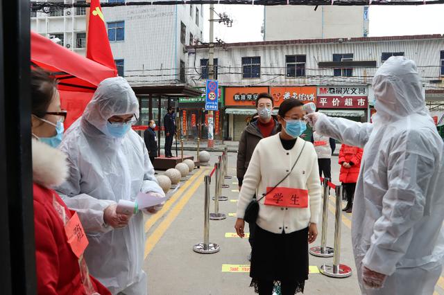 市教育局對南陽一中、南陽五中高三開學(xué)準(zhǔn)備工作開展檢查驗(yàn)收