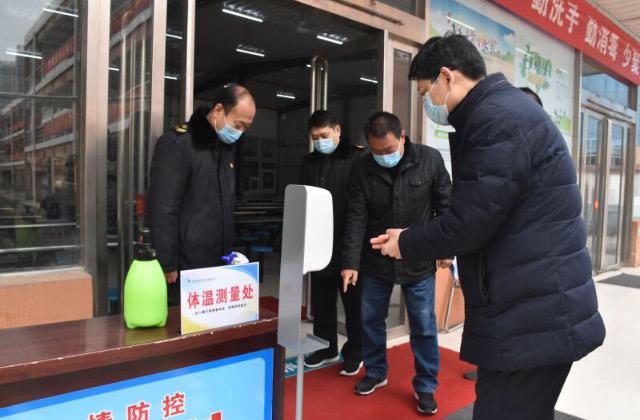 市教育局對南陽一中、南陽五中高三開學(xué)準(zhǔn)備工作開展檢查驗(yàn)收
